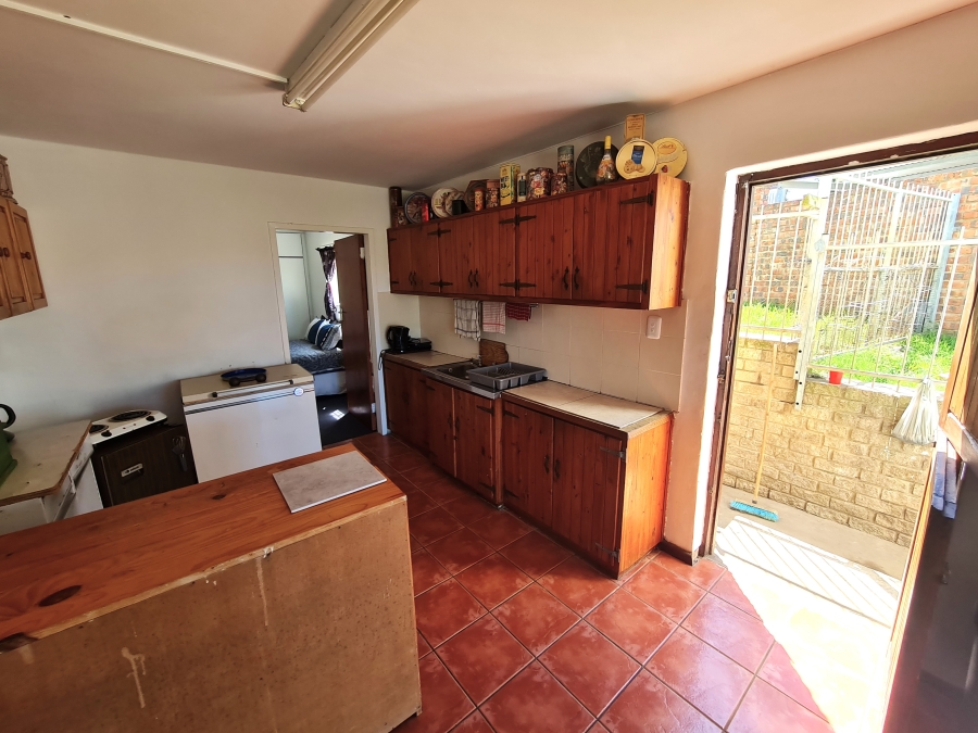 5 Bedroom Property for Sale in C Place Eastern Cape